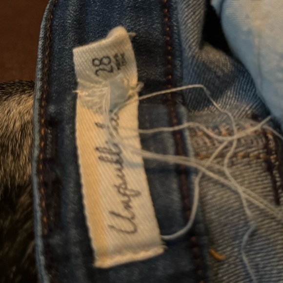 Unpublished Mid-Rise, Distressed, Skinny Jeans Size 28 or a 6 - Picture 7 of 8